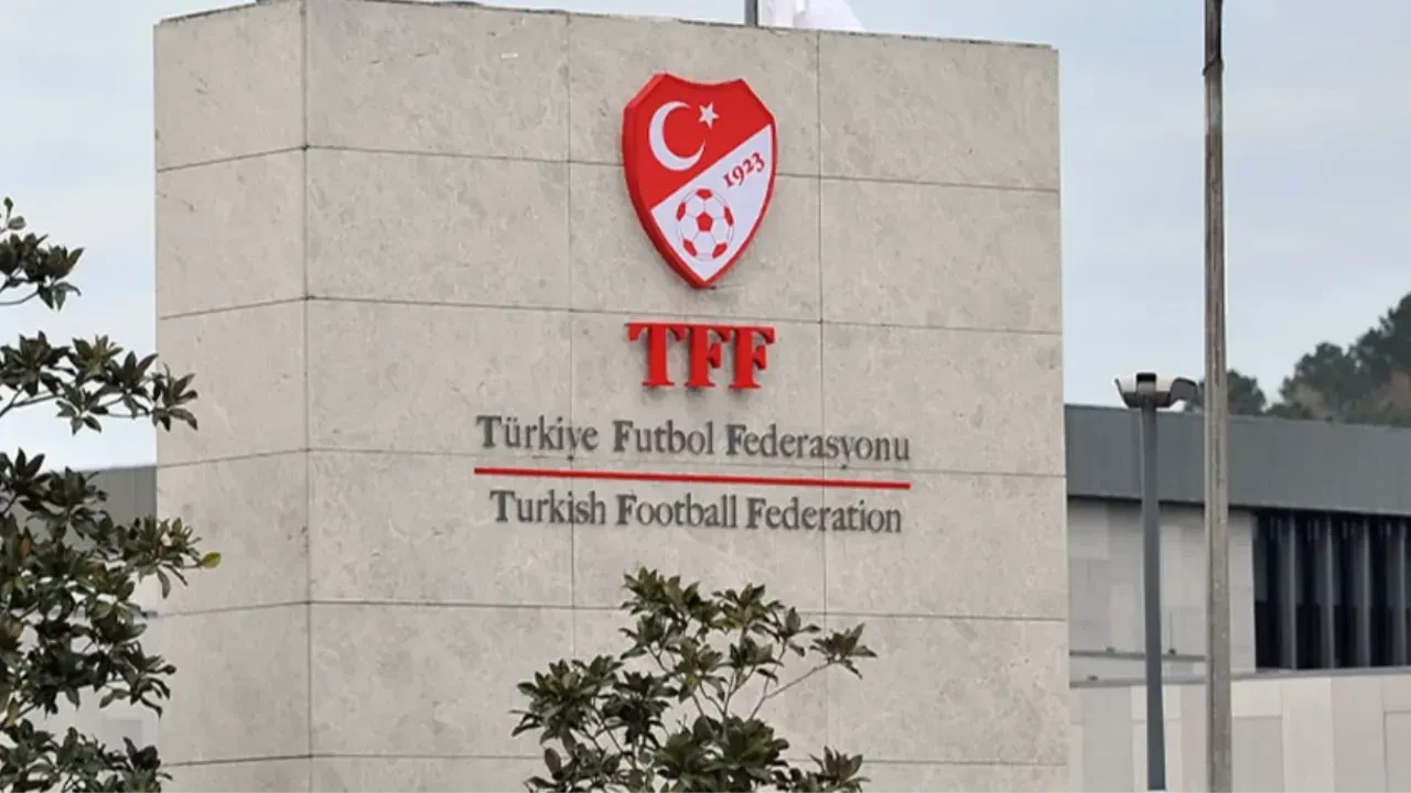 Bir dönem sona erdi! Türkiye Futbol Federasyonu'ndan 'pankart' kararı