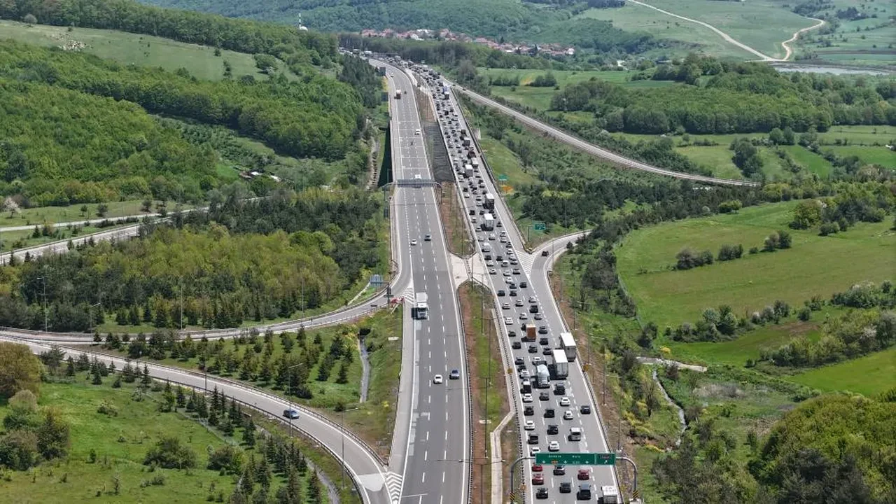 Bolu'da bayram trafiği erken başladı! Yollarda uzun kuyruklar oluştu