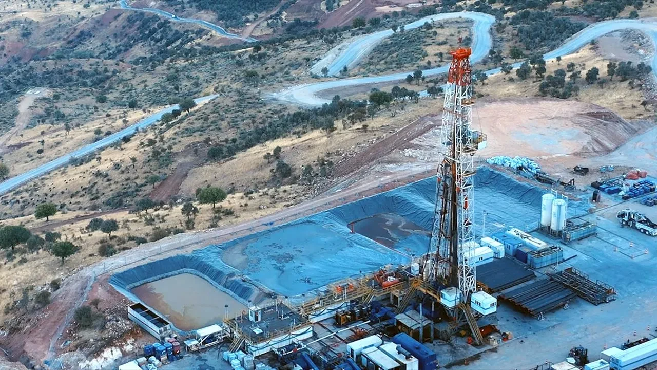 Enerjide tam bağımsızlık! Cumhurbaşkanı Erdoğan 3 yıl için müjdeyi verdi: 4 saha belirlendi