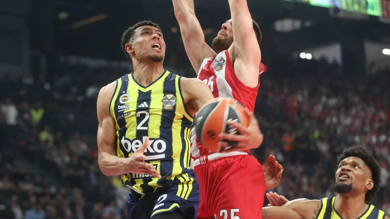 Fenerbahçe Beko, Final Four'dan elendi! Sarı-lacivertliler, EuroLeague'de Olympiakos'a kaybetti