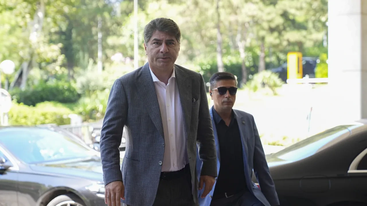 Hakan Safi yönetim kurulu listesini açıkladı!