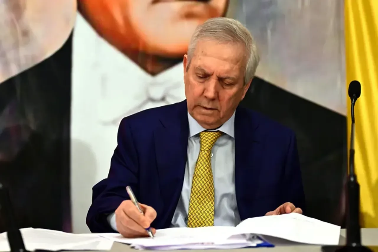 Fenerbahçe’de tarihi çağrı: Aziz Yıldırım yönetim listesini açıkladı, Ali Koç ve Hakan Safi’ye seslendi!