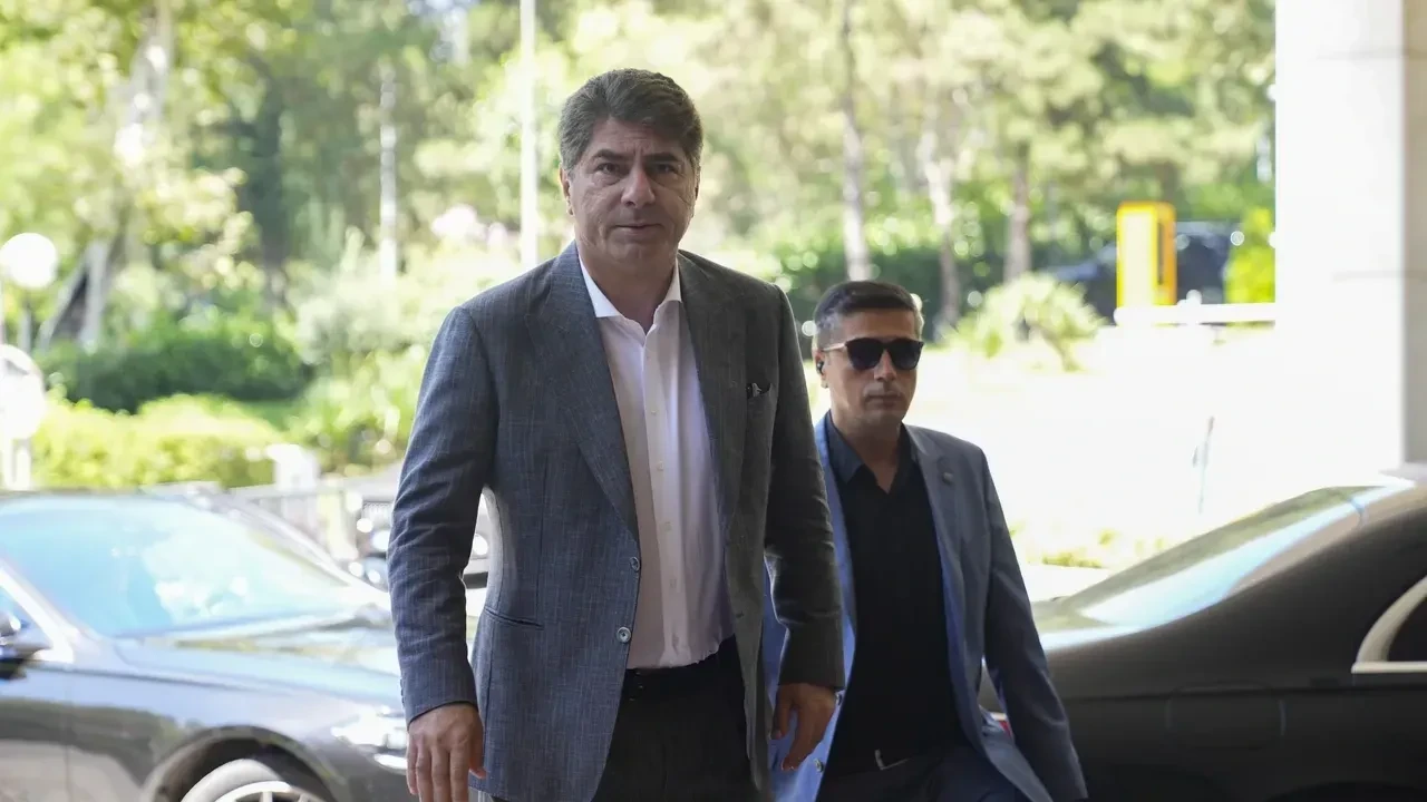 Fenerbahçe’de tarihi çağrı: Aziz Yıldırım yönetim listesini açıkladı, Ali Koç ve Hakan Safi’ye seslendi!