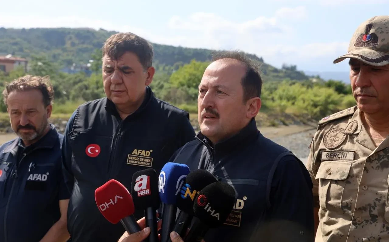 Hatay’daki sel felaketinde can kaybı 4’e yükseldi! AFAD Başkanı Pehlivan: Yarınki 42 il alarmı için en kötü senaryo hazır!
