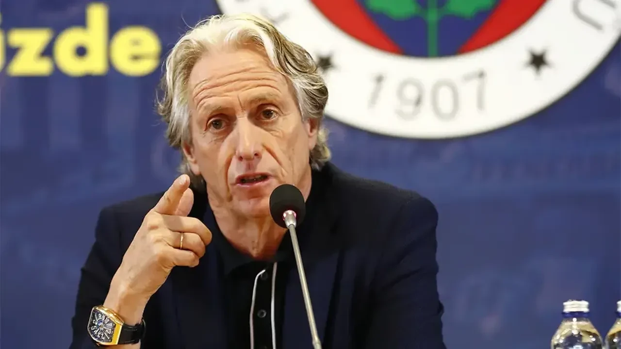 Jorge Jesus Fenerbahçe'ye geri mi dönüyor? Al Nassr'ın şampiyonluk maçının ardından resmen açıkladı