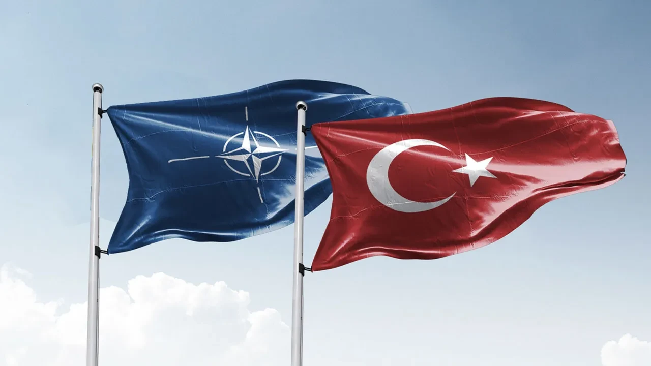 NATO'DAN TÜRKİYE'YE ÖVGÜ