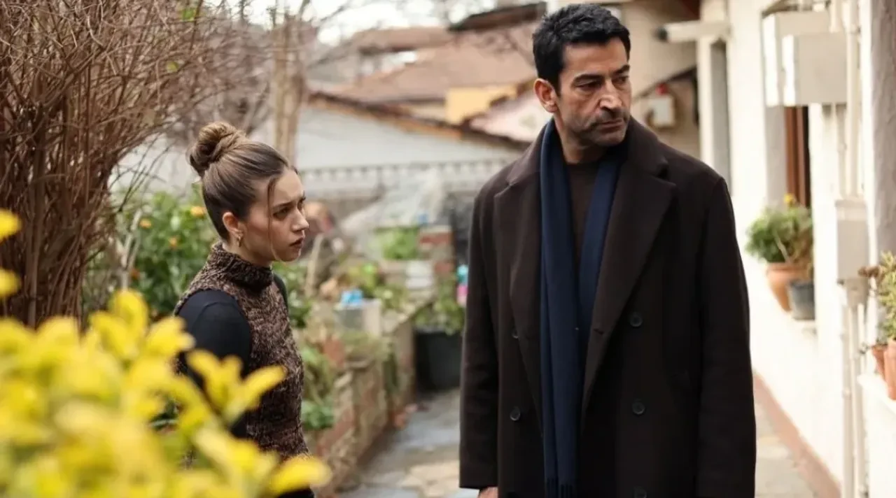 Sinem Kobal, A.B.İ dizisine mi geliyor? Afra Saraçoğlu yerine Sinem Kobal'ın geleceği iddiası gündemde