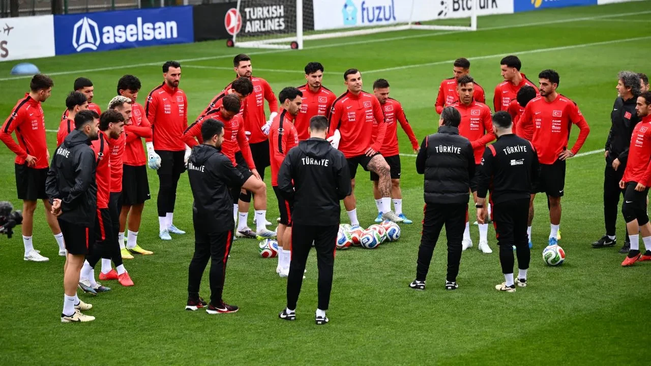 Türkiye, Dünya Kupası hazırlıklarına başladı! A Milli Takım, Riva'da ilk antrenmanını yaptı