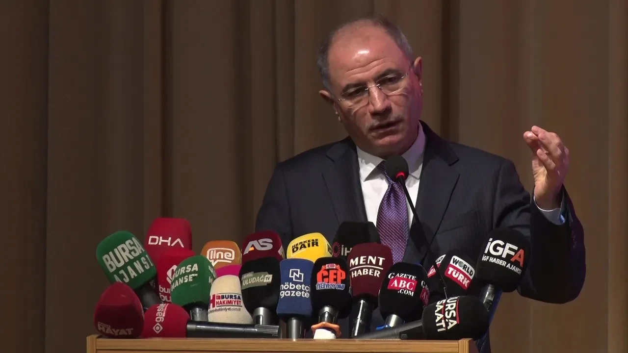 AK Parti’den CHP’ye sert eleştiri! Efkan Âlâ: Şikayet eden de edilen de CHP’li ama bizi görüyorlar