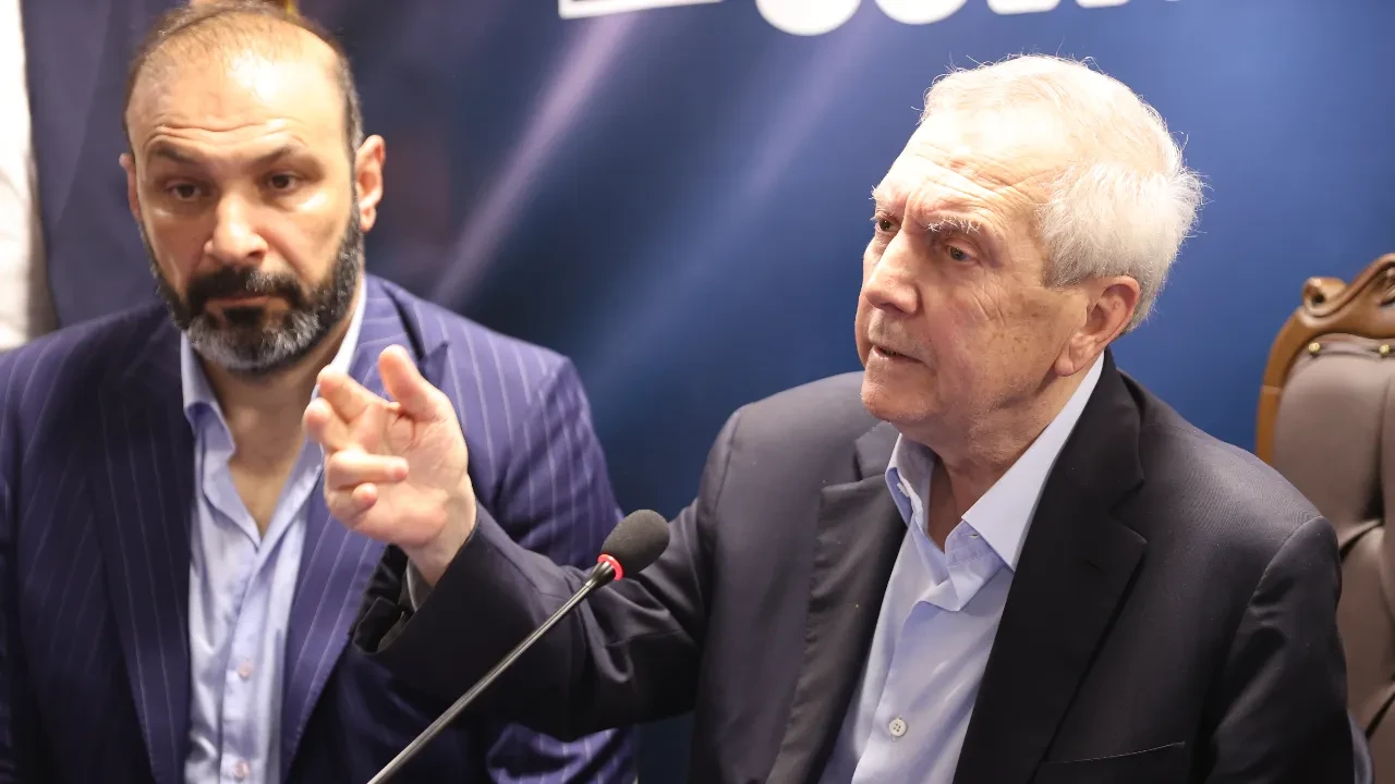 Aziz Yıldırım: Fenerbahçe’nin gidişatını durdurmaya geliyorum, biz durduramazsak kimse durduramaz