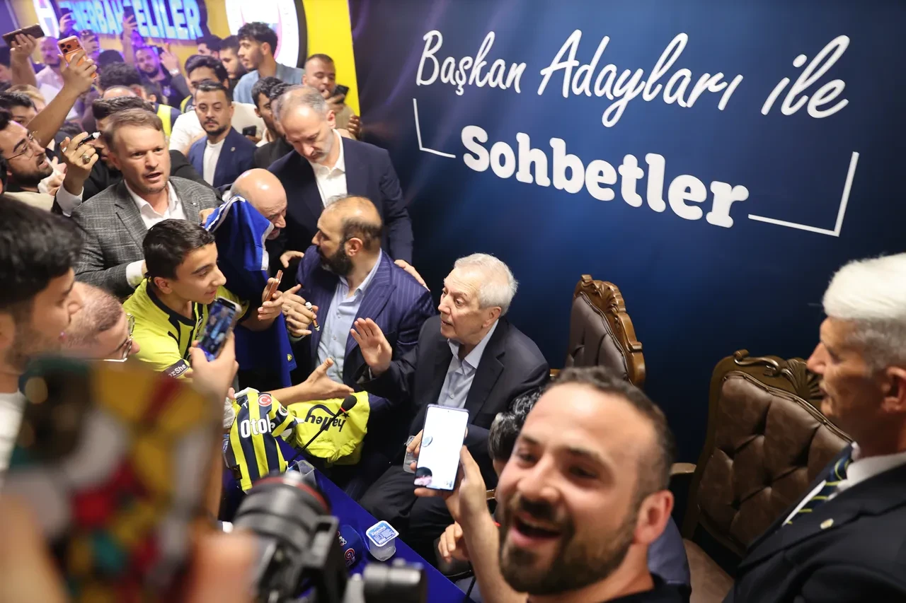 Aziz Yıldırım: Fenerbahçe’nin gidişatını durdurmaya geliyorum, biz durduramazsak kimse durduramaz