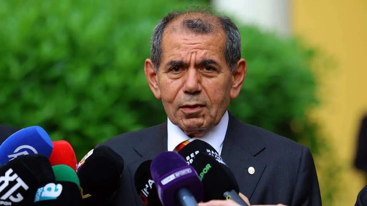Galatasaray'da Dursun Özbek, yeniden başkan seçilmesinin ardından konuştu! "Galatasaray için kurduğumuz tüm hayalleri gerçek yapacağız"