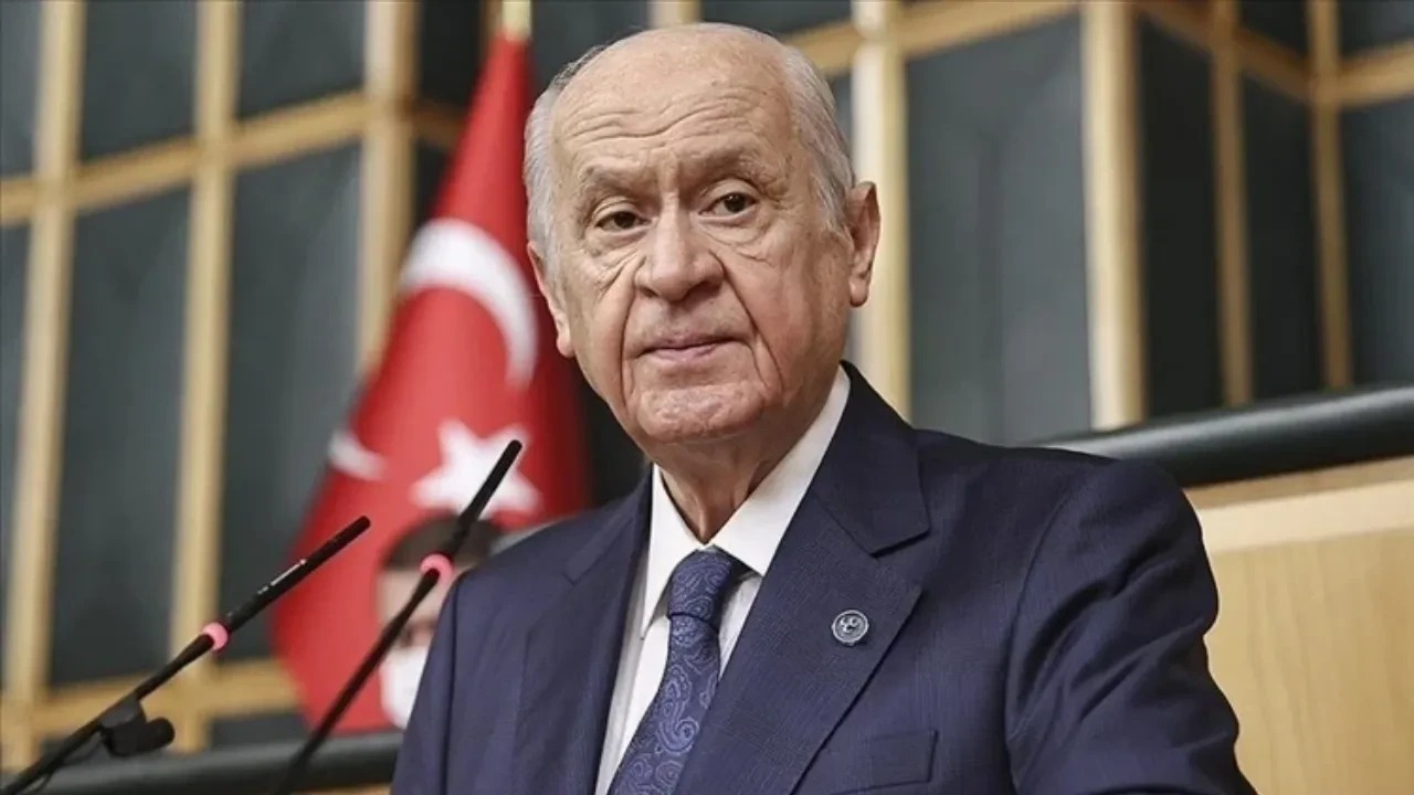 MHP Lideri Devlet Bahçeli, Ziraat Türkiye Kupası şampiyonu Trabzonspor'u tebrik etti!