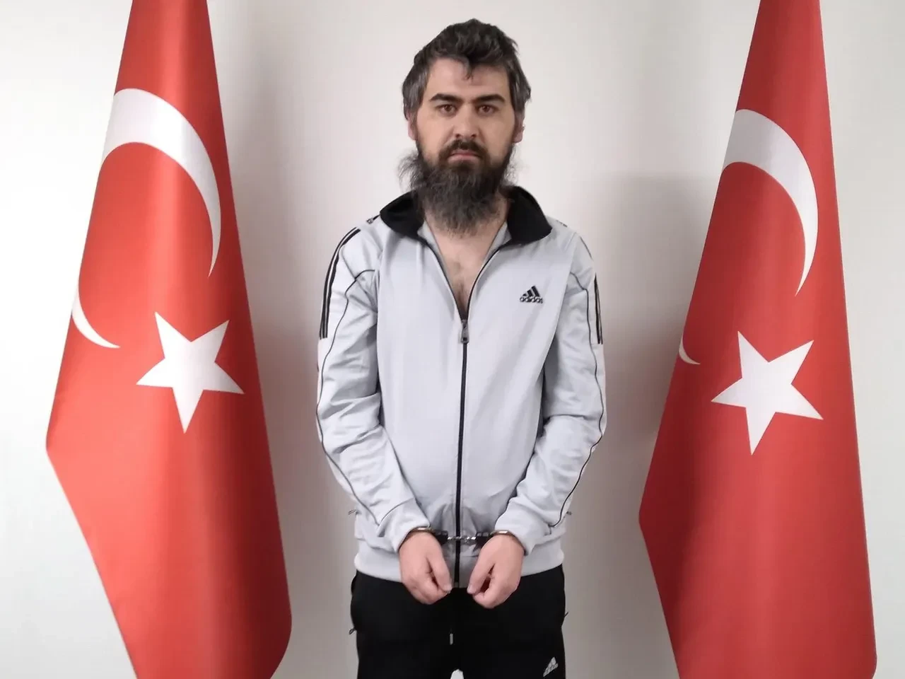 MİT'ten Suriye'de DEAŞ operasyonu! Kırmızı bültenle aranan 10 DEAŞ'lı terörist yakalandı