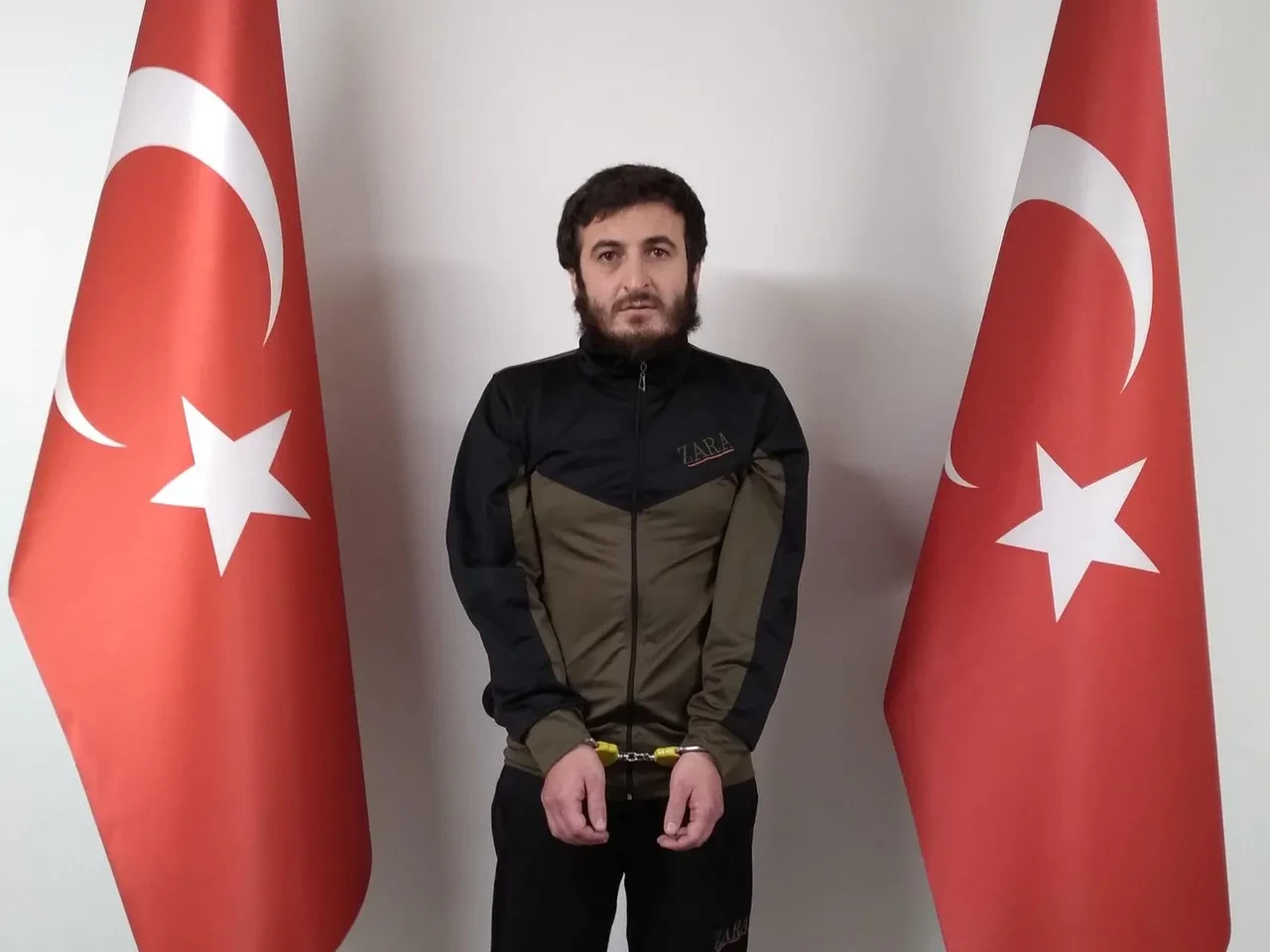 MİT'ten Suriye'de DEAŞ operasyonu! Kırmızı bültenle aranan 10 DEAŞ'lı terörist yakalandı