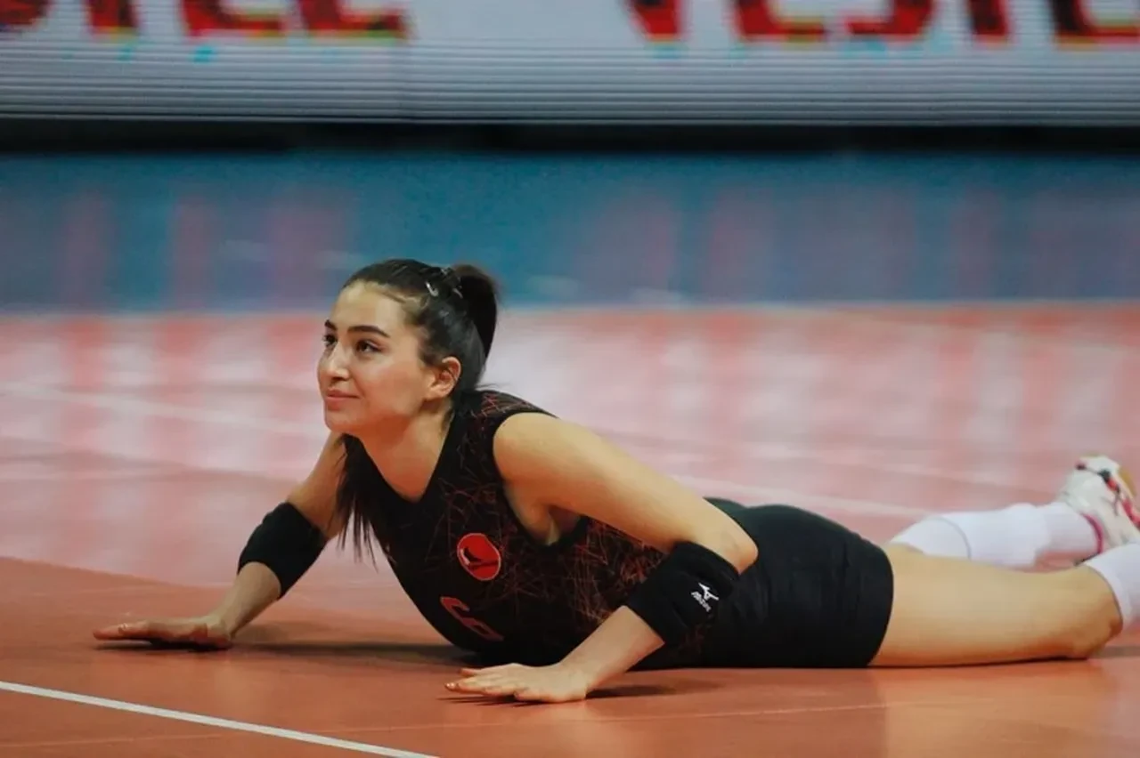 Saliha Şahin gündem olan açıklamalarıyla rakiplerine gözdağı verdi! Filenin Sultanları'nda hedef belli oldu