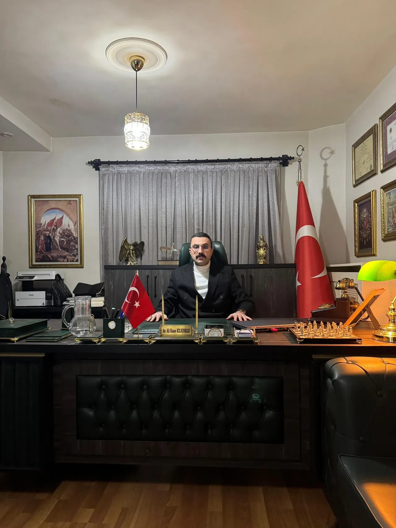 Av. Ali Kaan Kılıçoğlu Kimdir?