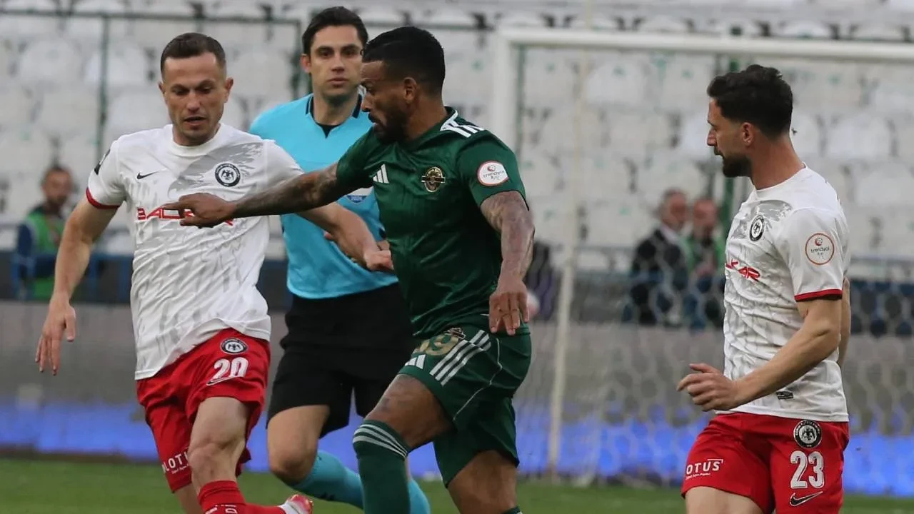 Çorum FK, Süper Lig'e yükseldi! Çorum ekibi, play-off finalinde Esenler Erokspor'u mağlup etti