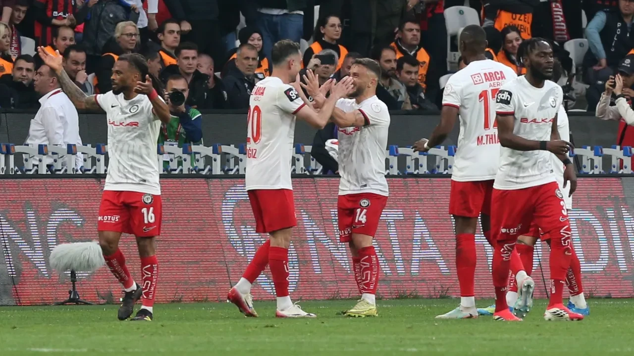 Çorum FK, Süper Lig'e yükseldi! Çorum ekibi, play-off finalinde Esenler Erokspor'u mağlup etti