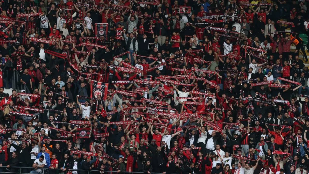 Çorum FK, Süper Lig'e yükseldi! Çorum ekibi, play-off finalinde Esenler Erokspor'u mağlup etti