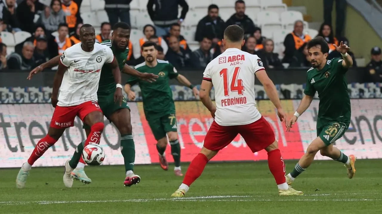 Çorum FK, Süper Lig'e yükseldi! Çorum ekibi, play-off finalinde Esenler Erokspor'u mağlup etti