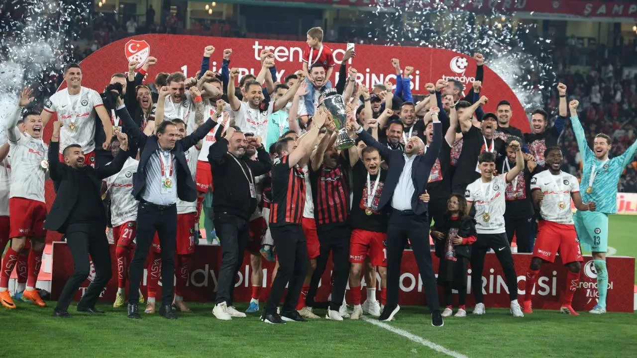 Çorum FK, Süper Lig'e yükseldi! Çorum ekibi, play-off finalinde Esenler Erokspor'u mağlup etti