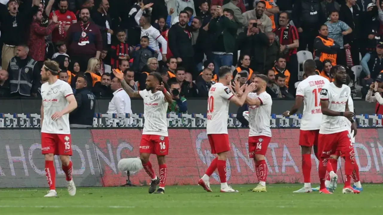 Esenler Erokspor Çorum FK maç sonucu kaç kaç? Süper Lig’e hangi takım çıktı?