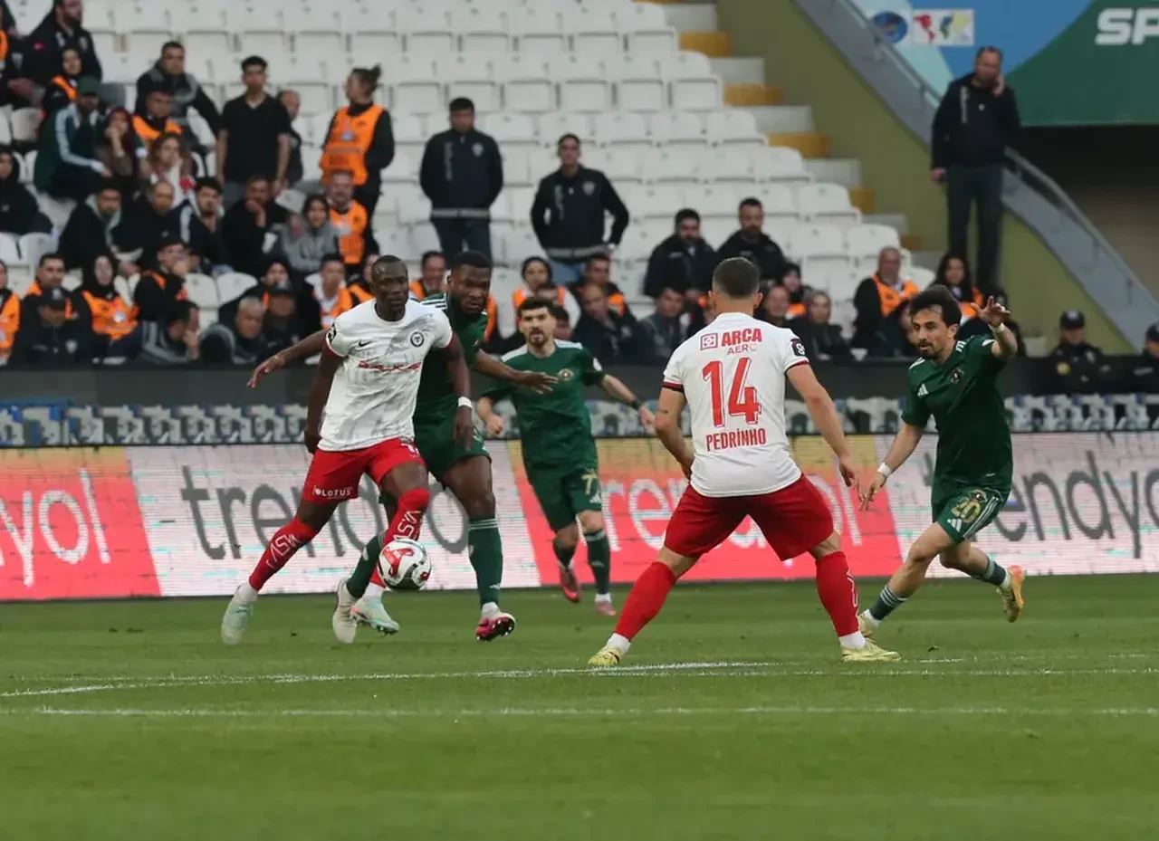 Esenler Erokspor Çorum FK maç sonucu kaç kaç? Süper Lig’e hangi takım çıktı?