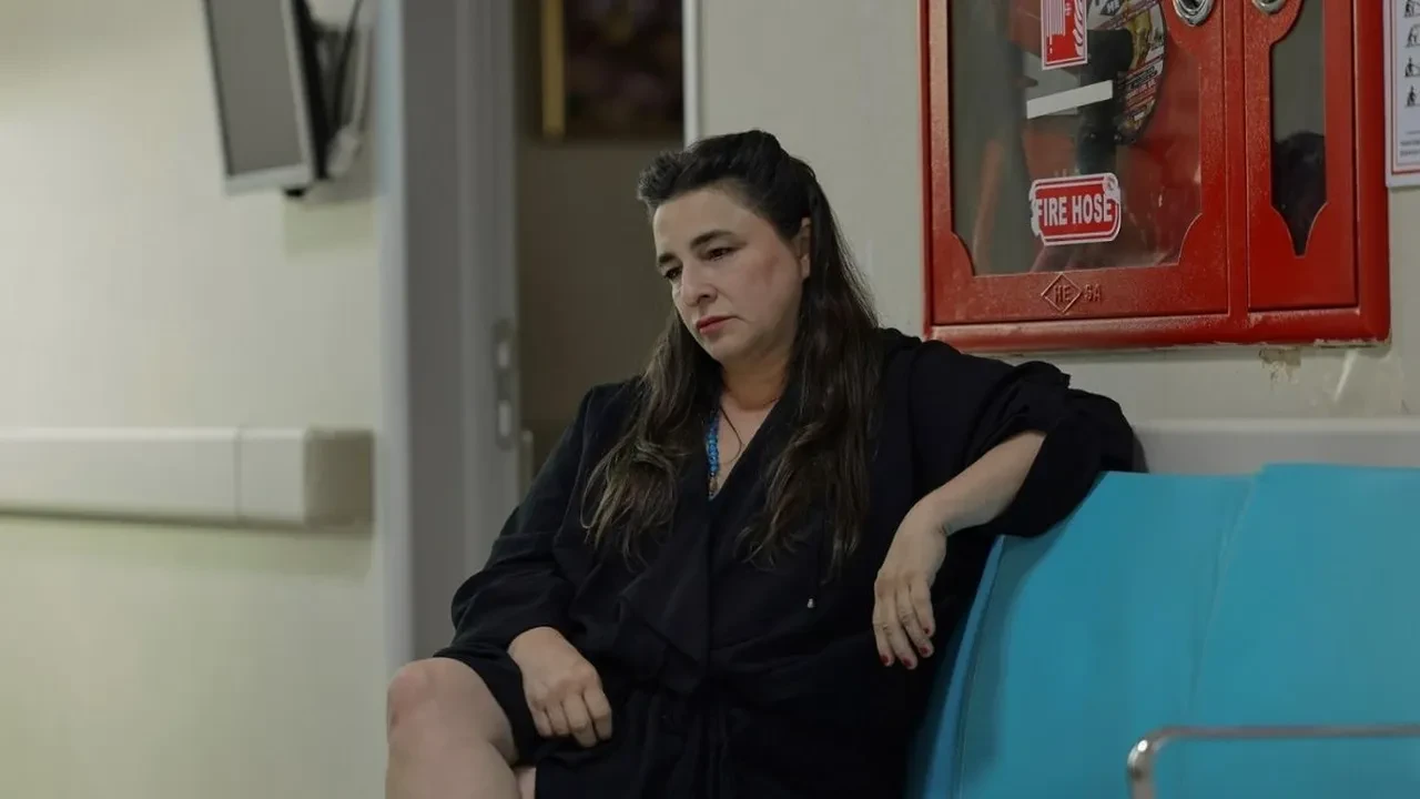 Esra Dermancıoğlu'nun yeni adresi belli oldu! Anne Yarısı dizisiyle ekranlara geri dönüyor