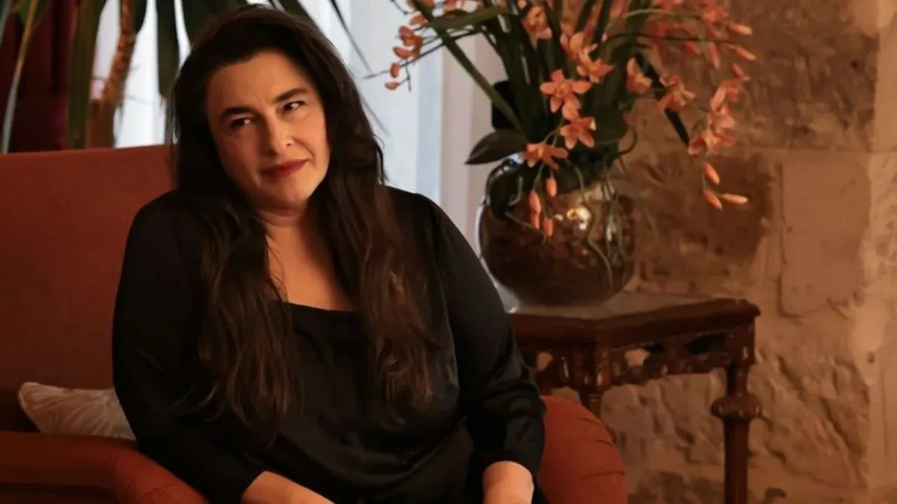 Esra Dermancıoğlu'nun yeni adresi belli oldu! Anne Yarısı dizisiyle ekranlara geri dönüyor