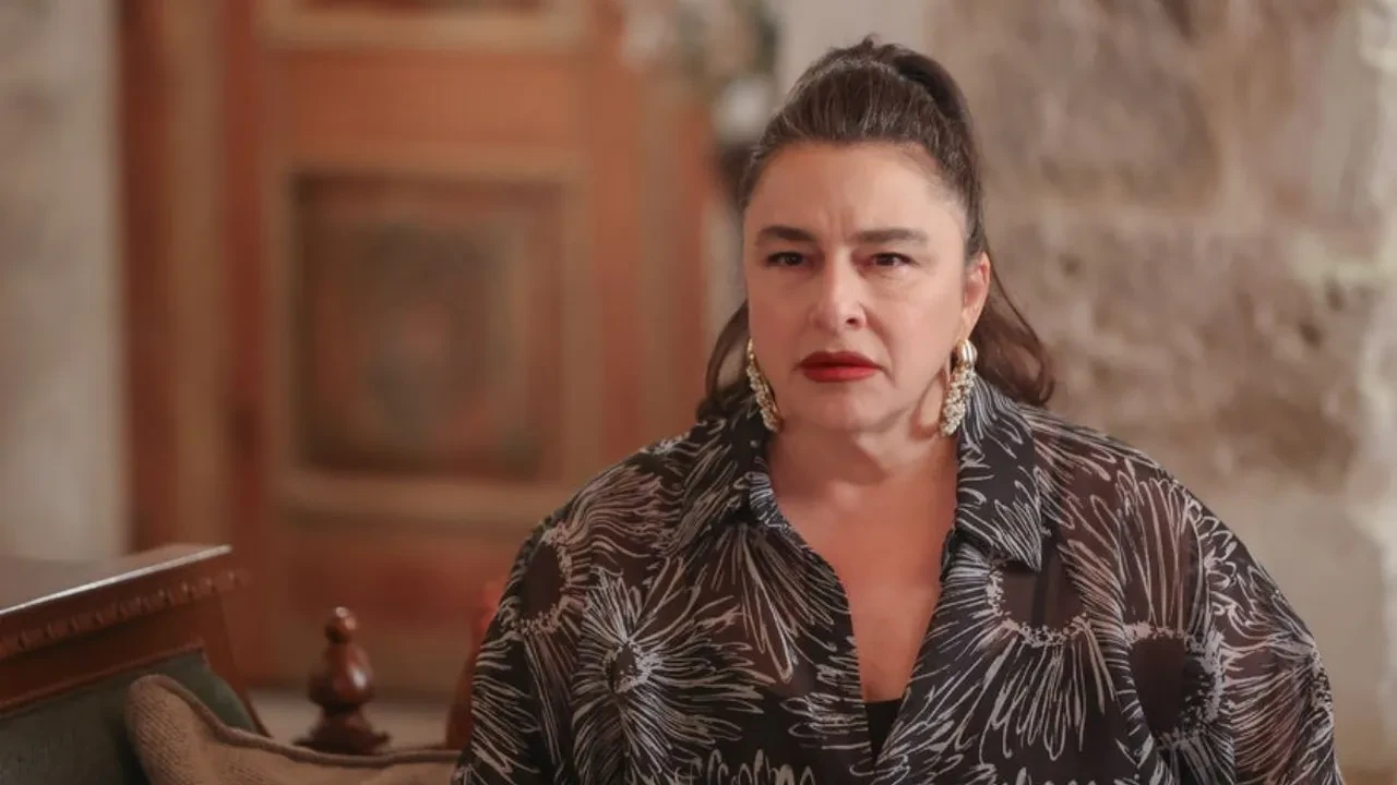 Esra Dermancıoğlu'nun yeni adresi belli oldu! Anne Yarısı dizisiyle ekranlara geri dönüyor