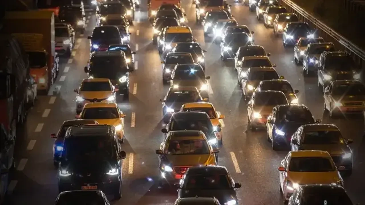 Karayolları yol durumu hangi yollarda trafik var hangi yolda nerede trafik yok?