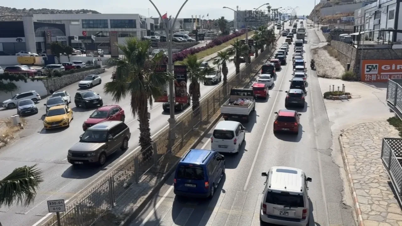 Kurban Bayramı tatilcileri Ege’ye akın etti: Bodrum’a son 48 saatte 44 binden fazla araç giriş yaptı