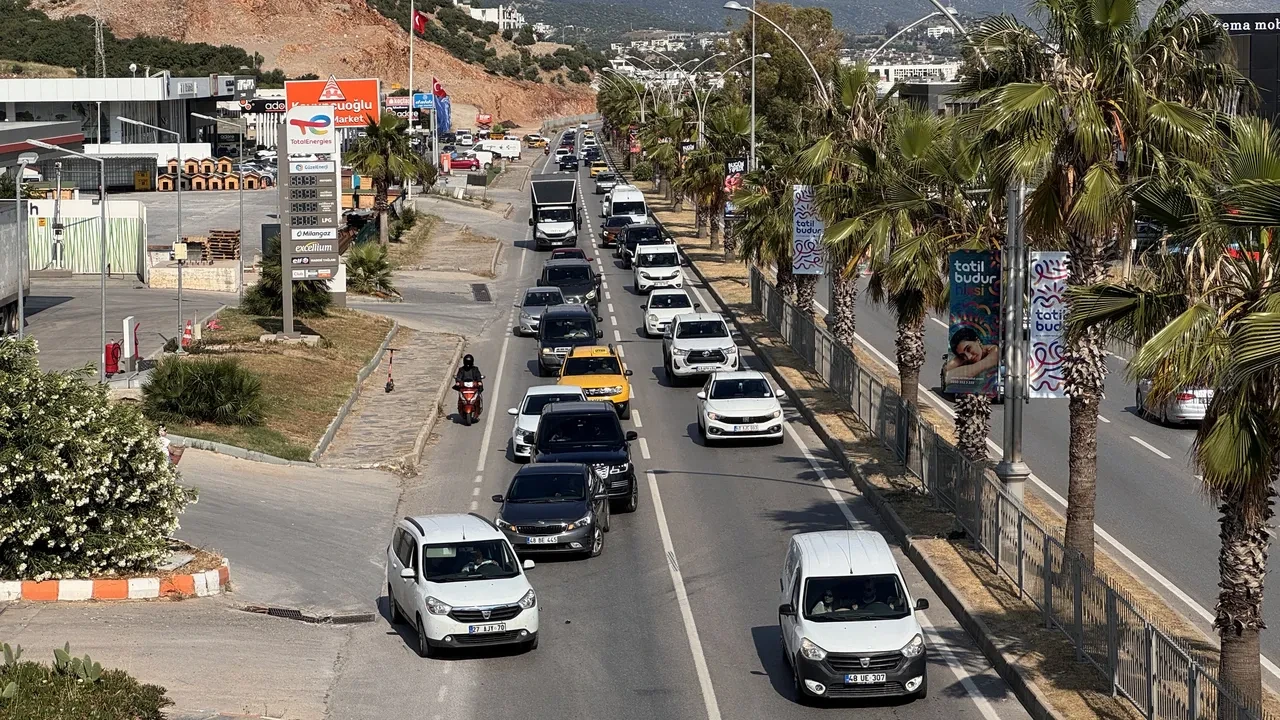 Kurban Bayramı tatilcileri Ege’ye akın etti: Bodrum’a son 48 saatte 44 binden fazla araç giriş yaptı