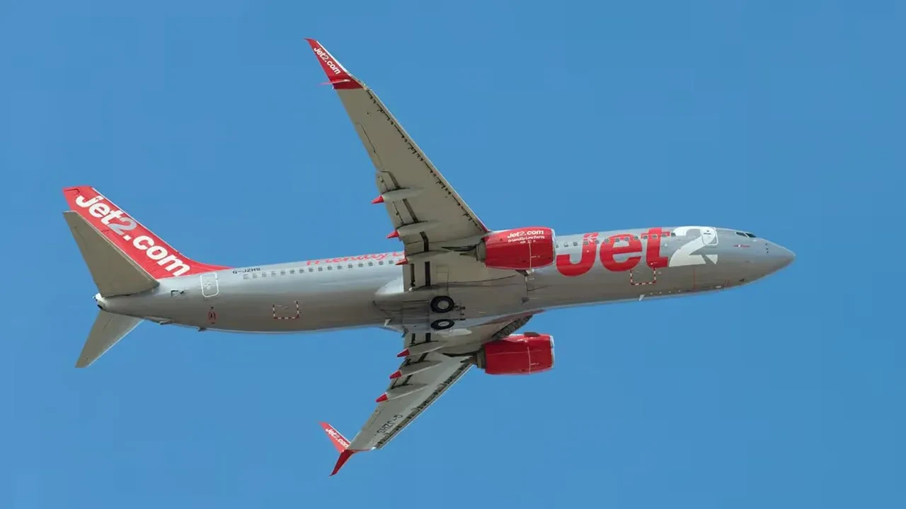 Pilot havada kalp krizi geçirdi, kabin görevlisi umutsuzca yolcular arasında sağlık görevlisi aradı