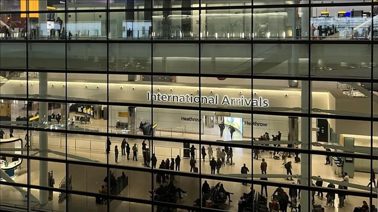 Pilot havada kalp krizi geçirdi, kabin görevlisi umutsuzca yolcular arasında sağlık görevlisi aradı