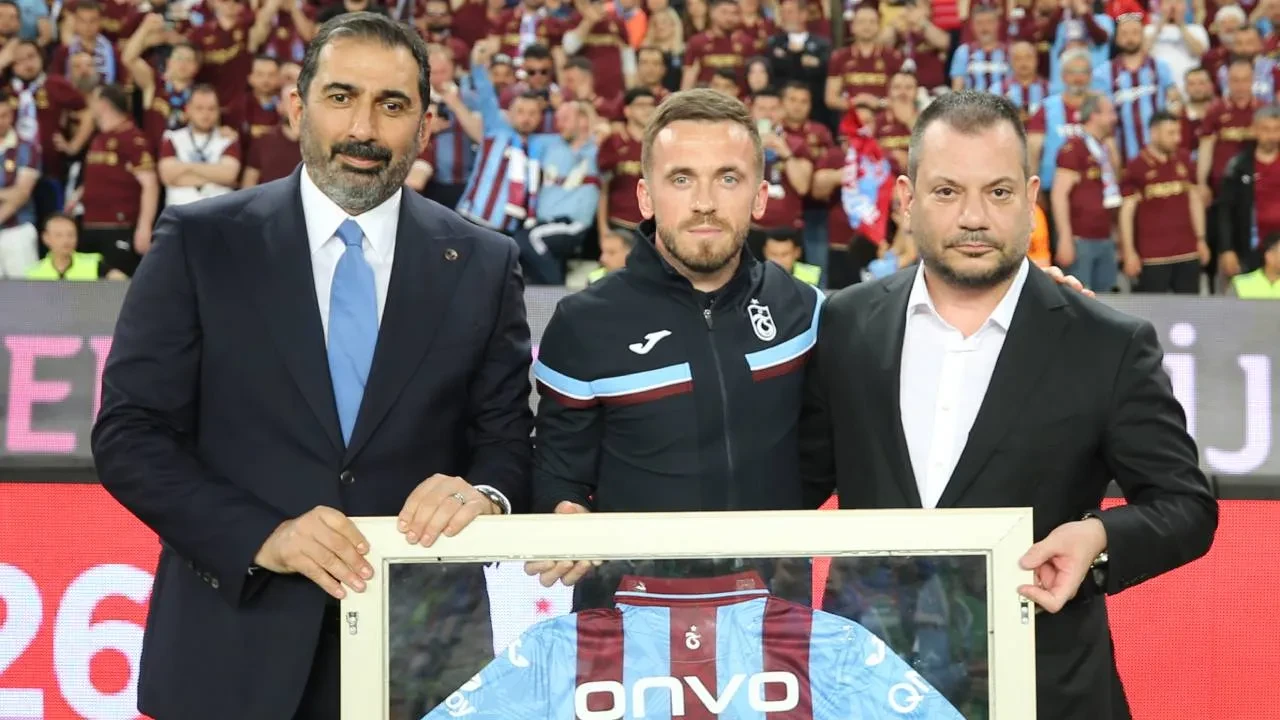 Trabzonspor'da Visca ve Nwakaeme veda etti! Bordo-mavililer ayrılıkları resmen duyurdu