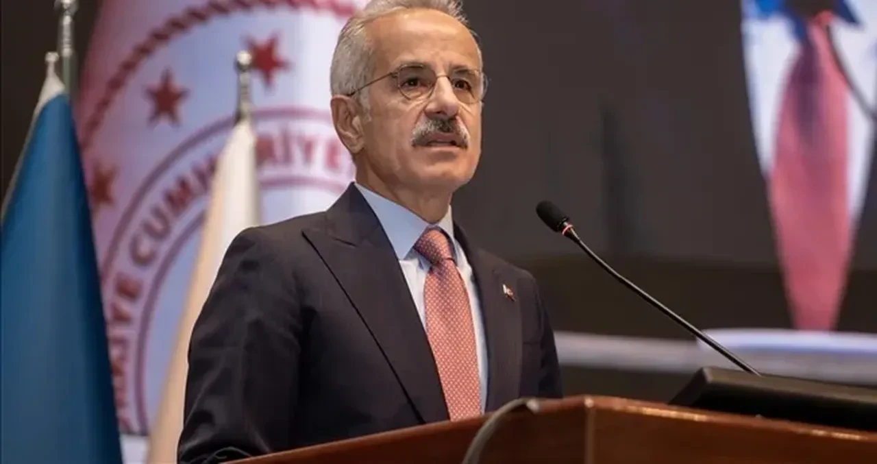 TÜRKSAT uçak içi internet hizmetini AJet'e getiriyor! THY için de tarih verildi