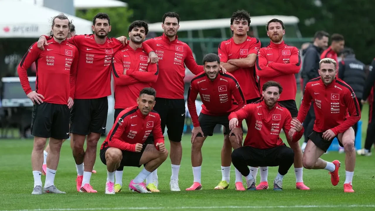 A Milli Takım hazırlıklarına devam etti! 10 oyuncu antrenmana katılmadı