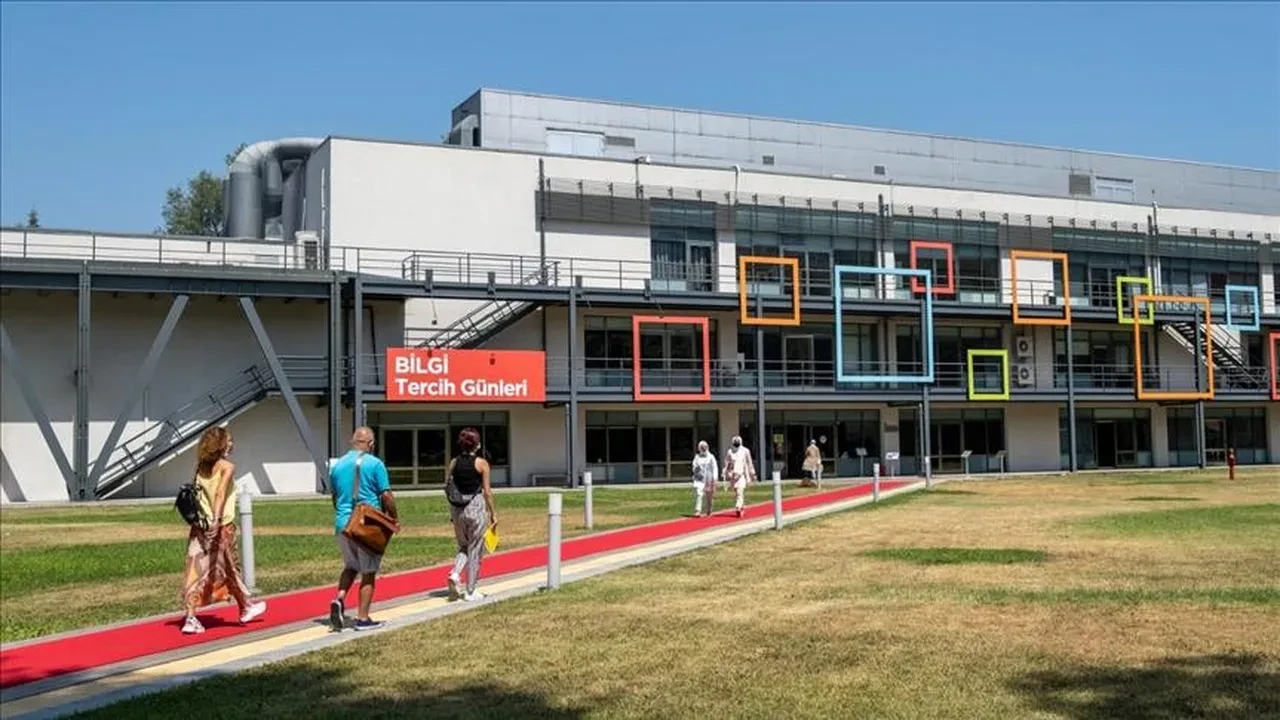 Bilgi Üniversitesinin kapatılması kararından vazgeçildi: Resmi Gazete'de yayınlandı