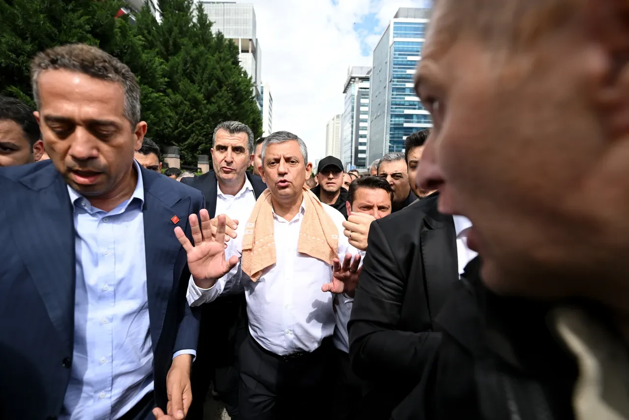Efkan Ala'dan CHP'ye tepki: Mahkemede kaybettiklerinizi AK Parti'de aramaktan vazgeçin