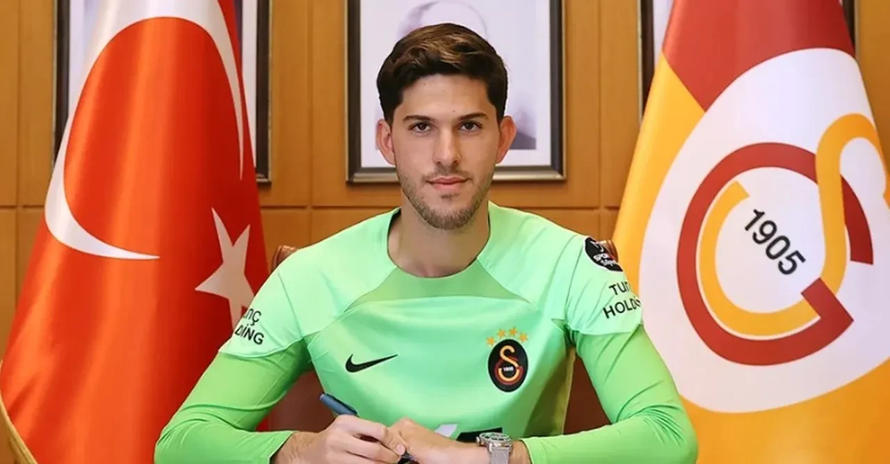 Galatasaray'da bir devir daha kapandı! Yeni takımı belli oldu, 3 yıllık imza attı