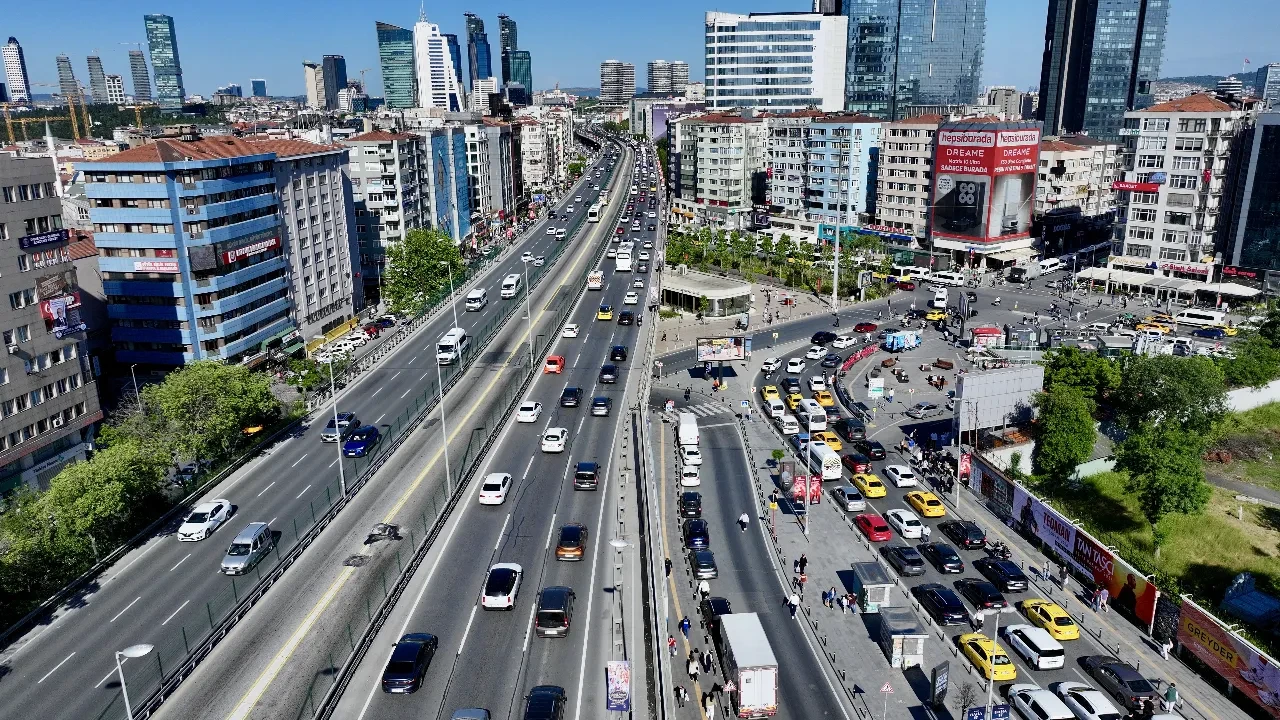 Megakent tatilde nefes aldı! İstanbul'da yollar 3'üncü günde bomboş kaldı 