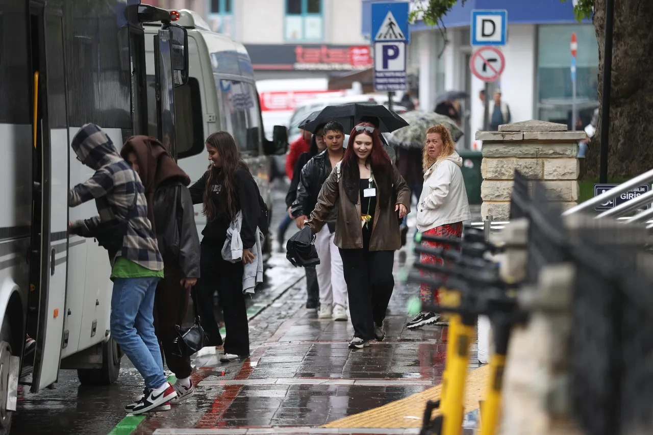 Meteoroloji illeri tek tek uyardı: Gök gürültülü sağanak geliyor