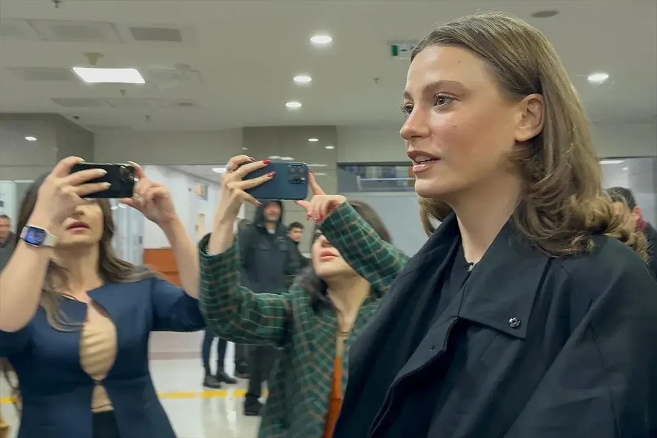 Serenay Sarıkaya serbest bırakıldı! Elleri cebinde gelmesi dikkat çekmişti