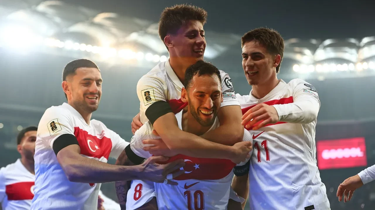 Türkiye maçının biletleri satışa çıktı! Türkiye Kuzey Makedonya karşılaşmasının bilet fiyatları da belli oldu