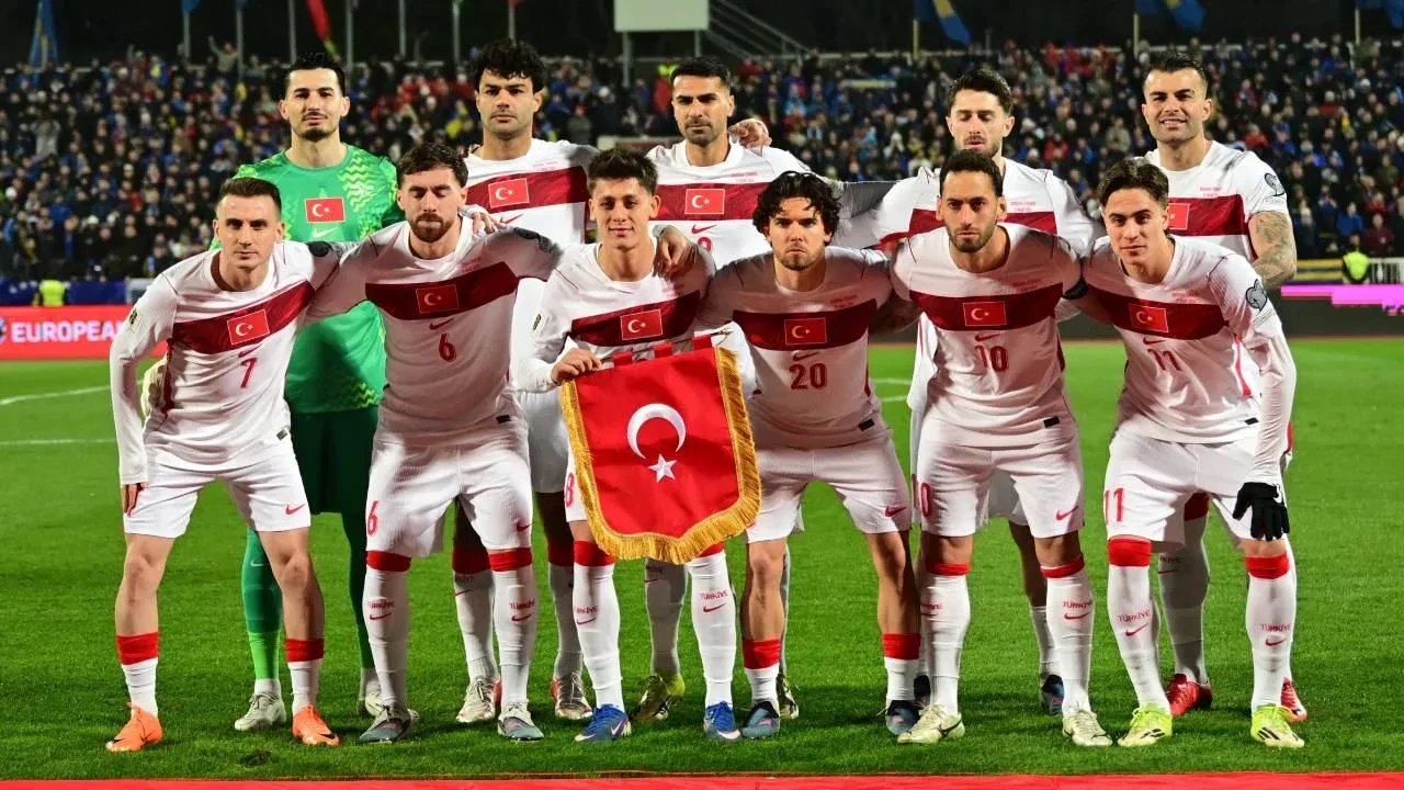 Türkiye maçının biletleri satışa çıktı! Türkiye Kuzey Makedonya karşılaşmasının bilet fiyatları da belli oldu