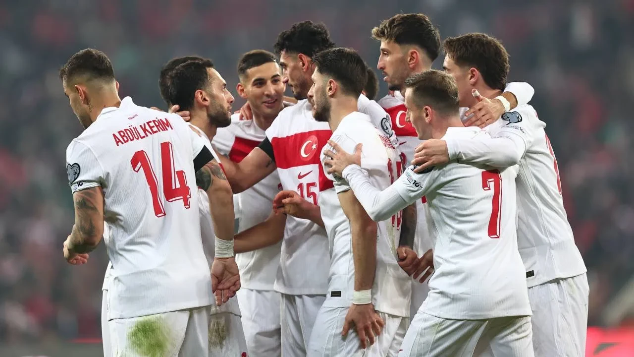 Türkiye maçının biletleri satışa çıktı! Türkiye Kuzey Makedonya karşılaşmasının bilet fiyatları da belli oldu