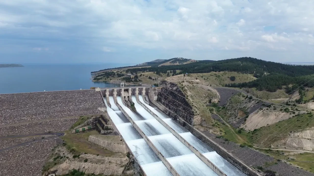 Yağışlar barajları doldurdu! Elektrik üretiminde rekor rakam geldi