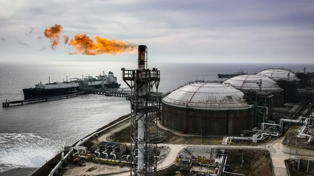 ABD’nin İran hamlesi petrolü yeniden yukarı taşıdı